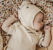 Load image into Gallery viewer, BONNET CLOVER