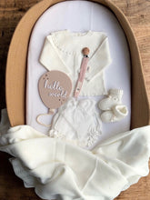 Load image into Gallery viewer, LACE FLOWER IVORY SET