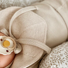 Load image into Gallery viewer, KINTTED BIB FJOLA