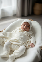 Load image into Gallery viewer, GENTLE HUG BLANKET