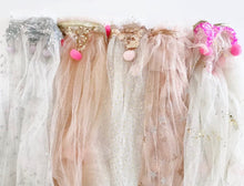 Load image into Gallery viewer, GIRL CAPES