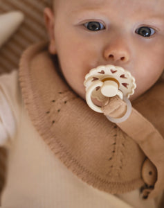 KNITTED BIB