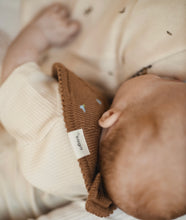 Load image into Gallery viewer, KNITTED BIB
