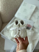 Load image into Gallery viewer, TYRONNIA SHOES
