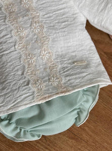 Pretty lace sets A