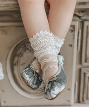 Load image into Gallery viewer, ALICE BABY SOCKS
