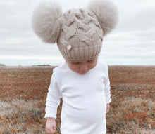 Load image into Gallery viewer, SANDSTONE MERINO WOOL KIDS DOUBLE POM HAT
