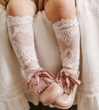 Load image into Gallery viewer, ALICE BABY SOCKS
