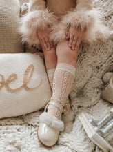 Load image into Gallery viewer, DAISY LACE SOCKS
