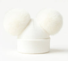 Load image into Gallery viewer, POM-POM WINTER HAT
