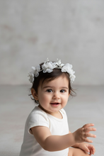 Load image into Gallery viewer, FLORAL SILVER HEADBAND
