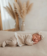 Load image into Gallery viewer, UNIQUE BABYSUIT &amp; HAT SET

