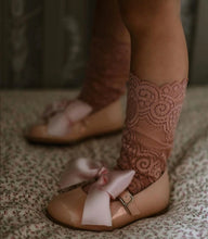 Load image into Gallery viewer, ALICE BABY SOCKS
