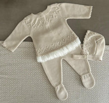 Load image into Gallery viewer, UNIQUE BABYSUIT &amp; HAT SET
