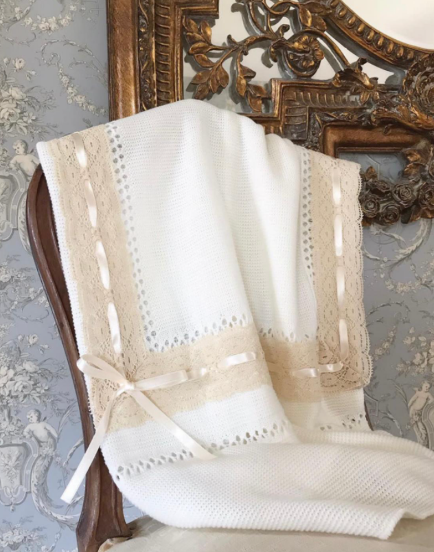 LUCELLA LACE BLANKET