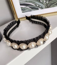 Load image into Gallery viewer, POPPY PEARLS THIN HAIRBAND

