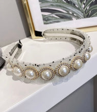 Load image into Gallery viewer, POPPY PEARLS THIN HAIRBAND
