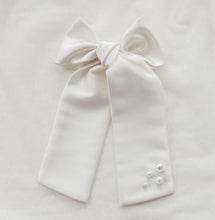Load image into Gallery viewer, DOREIN HAIR CLIPS
