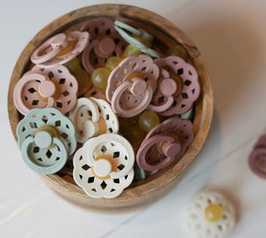 ASSORTED COLOUR PACIFIER