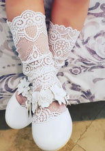 Load image into Gallery viewer, ALICE BABY SOCKS

